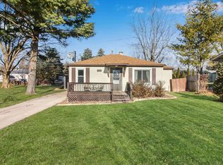 8710 W Sunset Dr, Wonder Lake, IL 60097