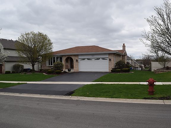 2nd image of 692 Columbia Dr