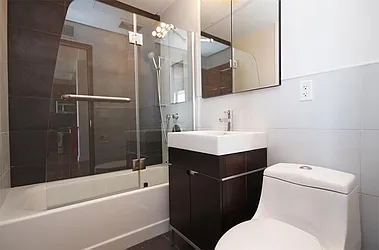 Rented by R New York