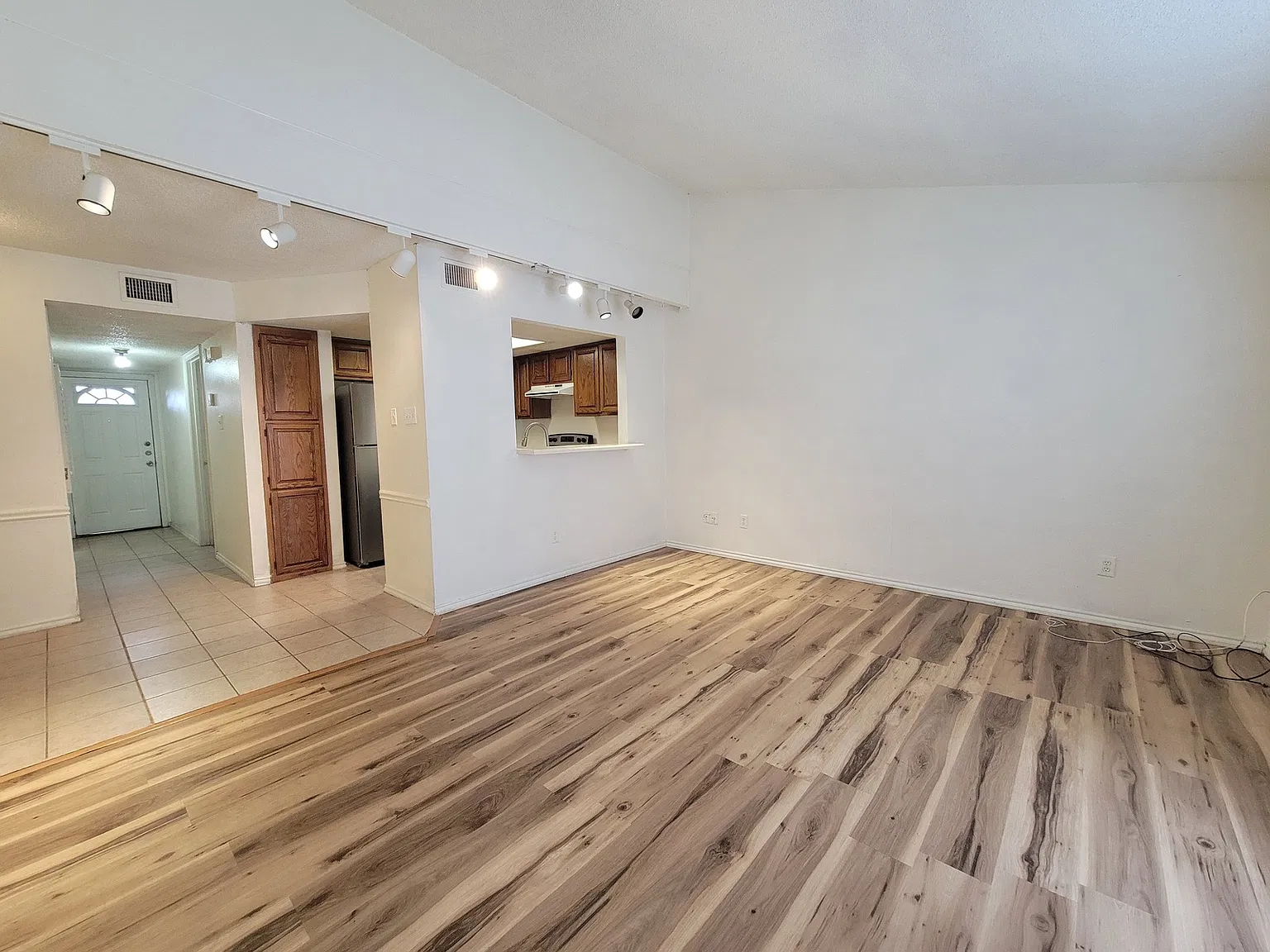 3-Bed 2-Bath Apartment In Seagoville — Photo 2
