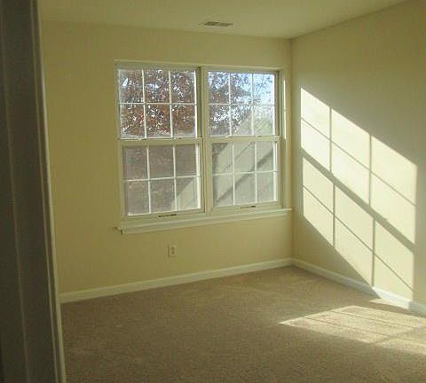 2nd image of 1307 Sheridan Pl Unit 88