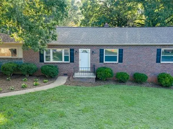 1025 S Main Ave, Newton, NC 28658