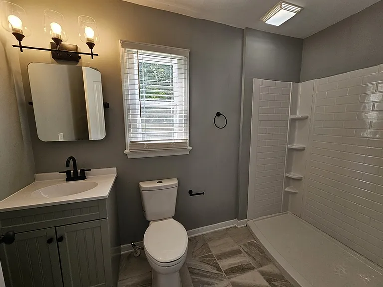 3907 E Chatham Dr — Photo 13