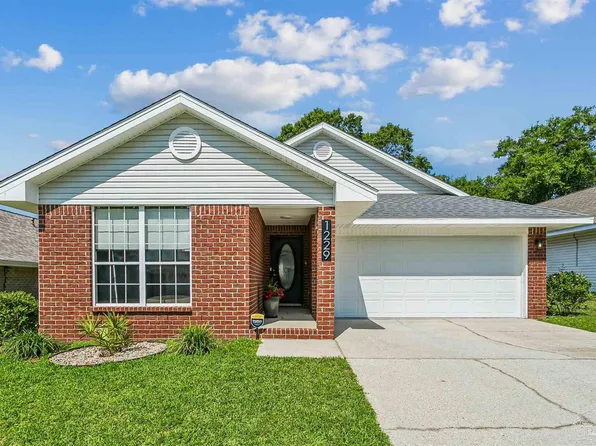 1229 Greystone Ln, Pensacola, FL 32514
