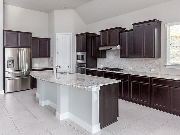 5th image of 2420 Echo Park Dr