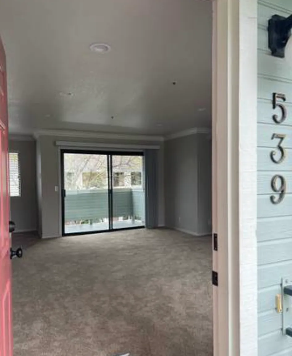 2 bed, 769 sqft, $2,200 — Photo 2