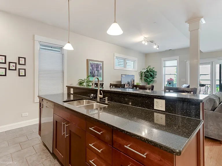 3702 N Hermitage Ave #1 — Photo 3