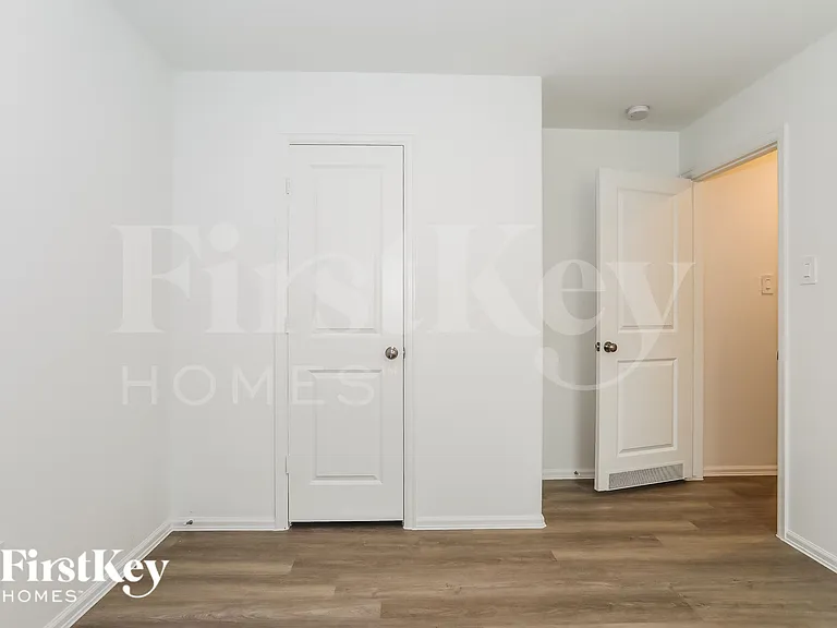 423 Jewett Meadow Dr — Photo 13