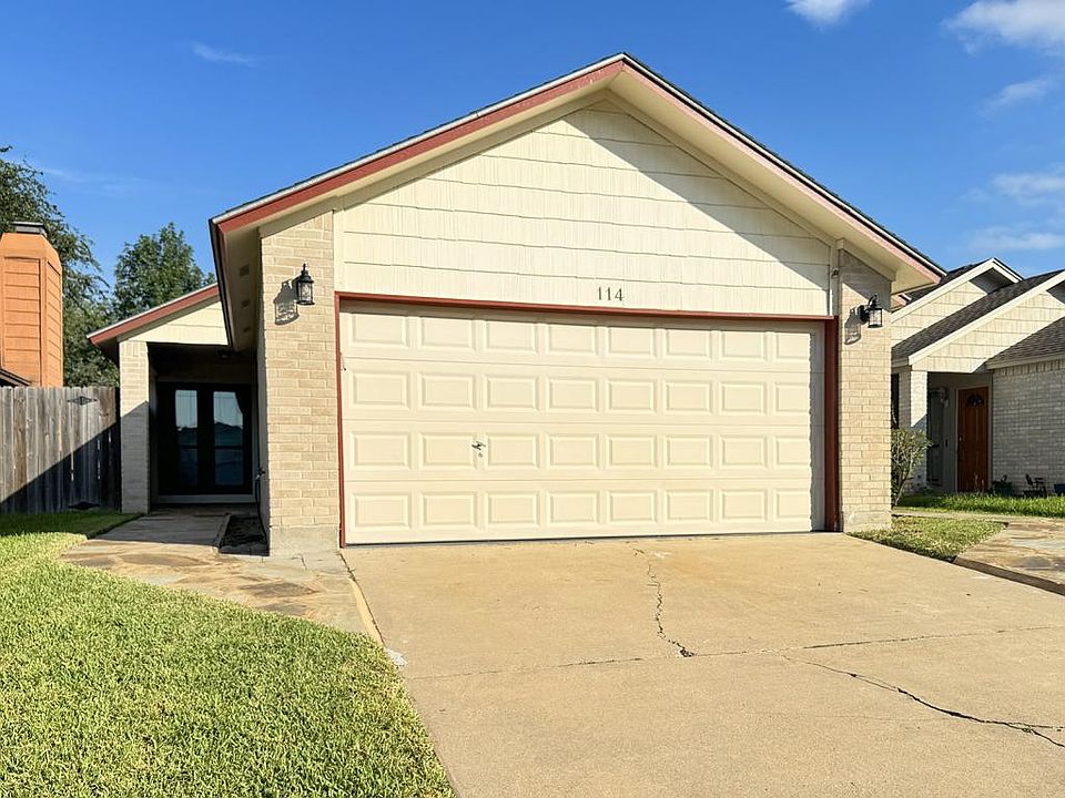 1st image of 114 Waterford Dr