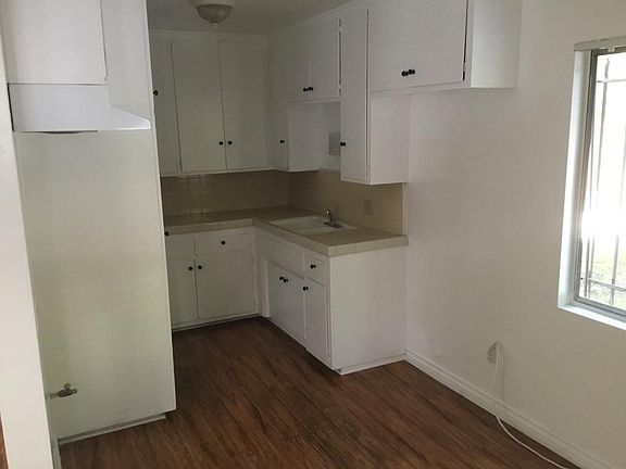 4th image of 527 E Hazel St #3