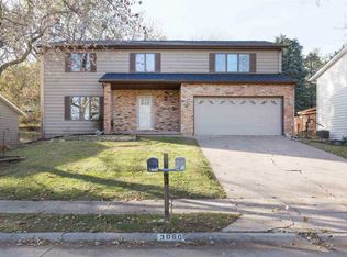3060 Willow Dr, Bettendorf, IA 52722