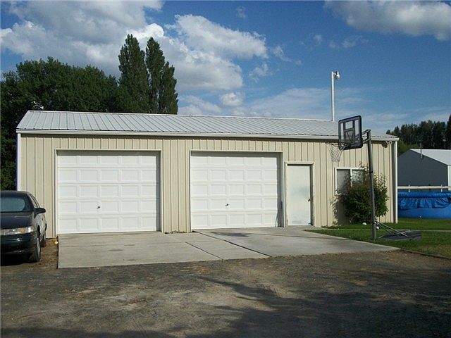2nd image of 3923 Evans Ln NE