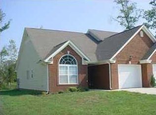 207 Briarstone Dr, Rossville, GA 30741