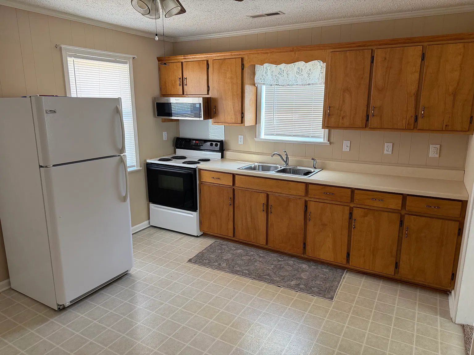 1157 Broad Street — Photo 2