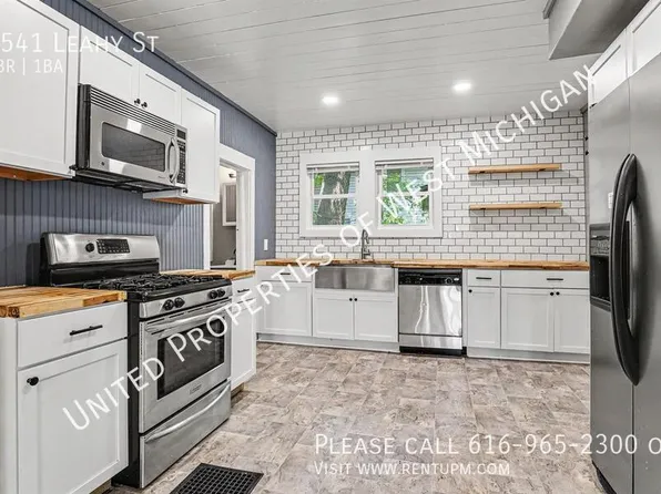 1541 Leahy St, Muskegon, MI 49442
