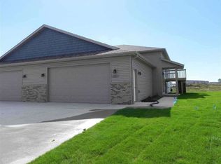 111 NE Mulberry Loop, Minot, ND 58703