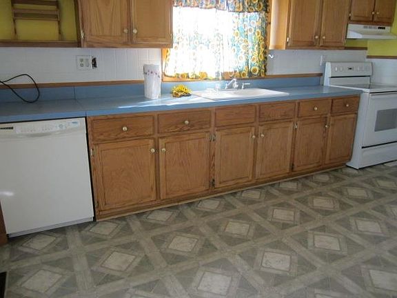5th image of 26506 Parkview Ave