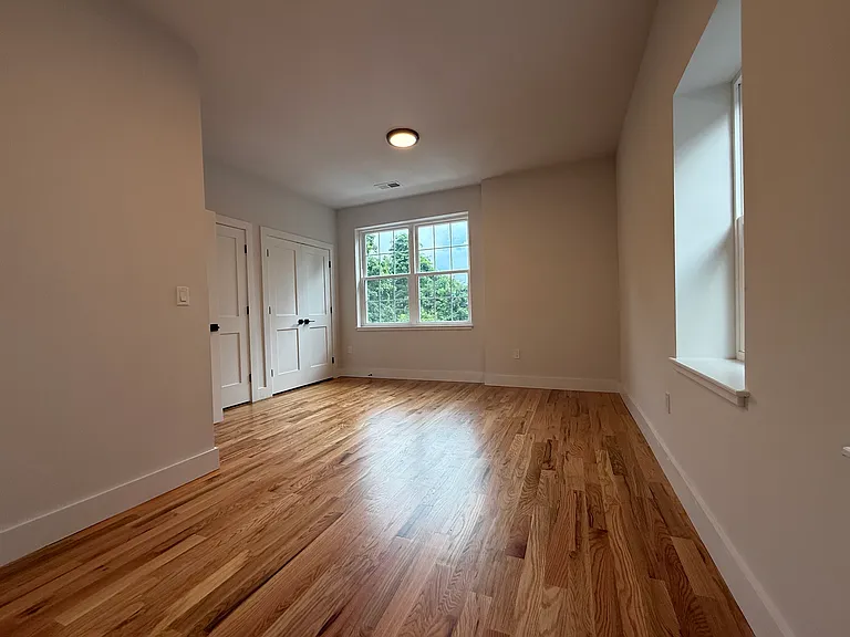 160 Main St #4 — Photo 25