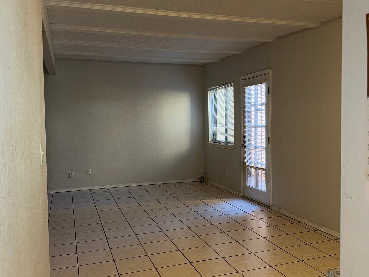 3 bed, 1218 sqft, $1,348 — Photo 4