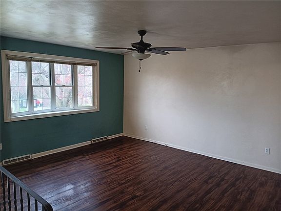 4th image of 2205 Robert St