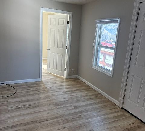 2nd image of 2561 Fayette St