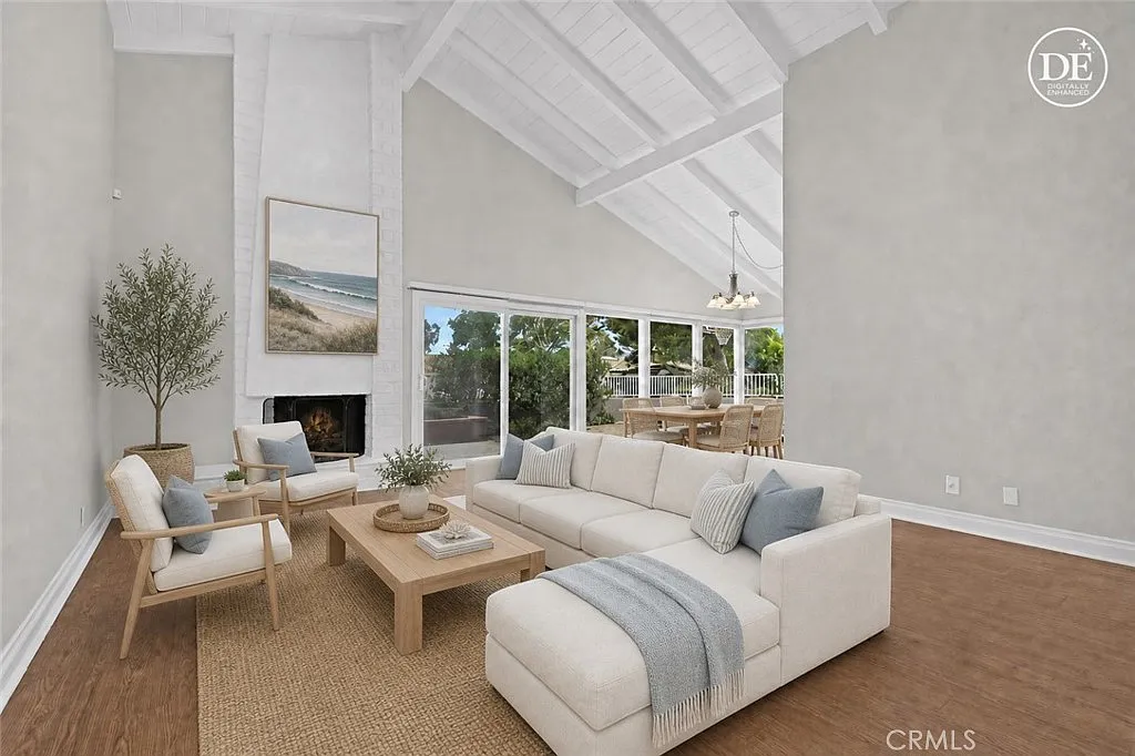 3 bed, 1642 sqft, $7,350 — Photo 4