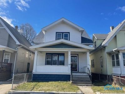 2215 Academy Ave, Toledo, OH, 43606