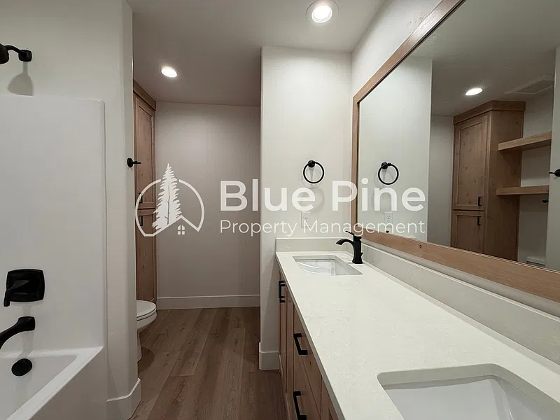 3 bed, 2.0 bath, 1796 sqft, $1,600 — Photo 4