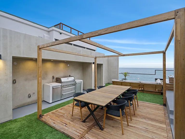 22640 Pacific Coast Hwy — Photo 14