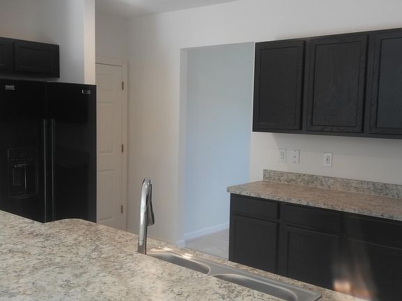 4th image of 778 Isle Royale Ave NW