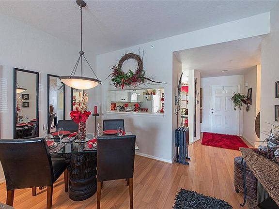 5th image of 6870 Huntington Lakes Cir APT 103