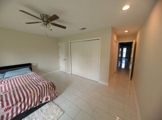 298 Cottonwood Dr, Gretna, LA 70056