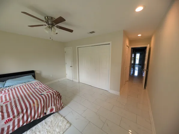 298 Cottonwood Dr, Gretna, LA 70056