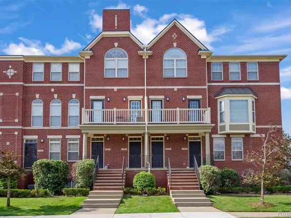 3175 Camden Dr, Troy, MI 48084