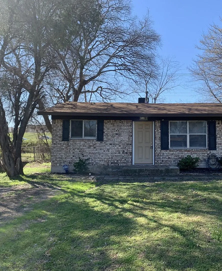 212 E. Valley Road — Photo 1