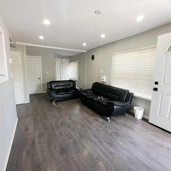 1621 California Ave — Photo 5