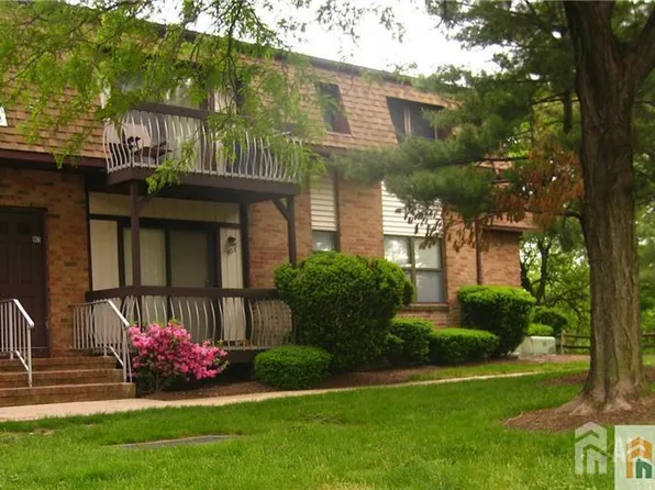 903 N Oaks Blvd, North Brunswick, NJ 08902