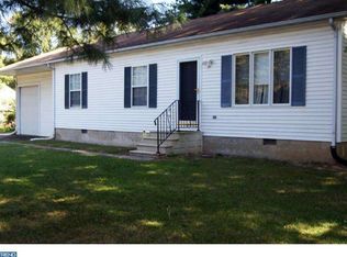 18 Meadow Rd, New Castle, DE 19720