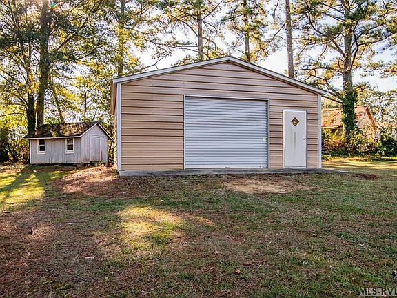 3rd image of 104 Mina Dr