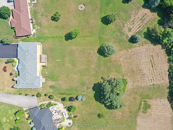 5th image of 39 Deer Ridge Rd