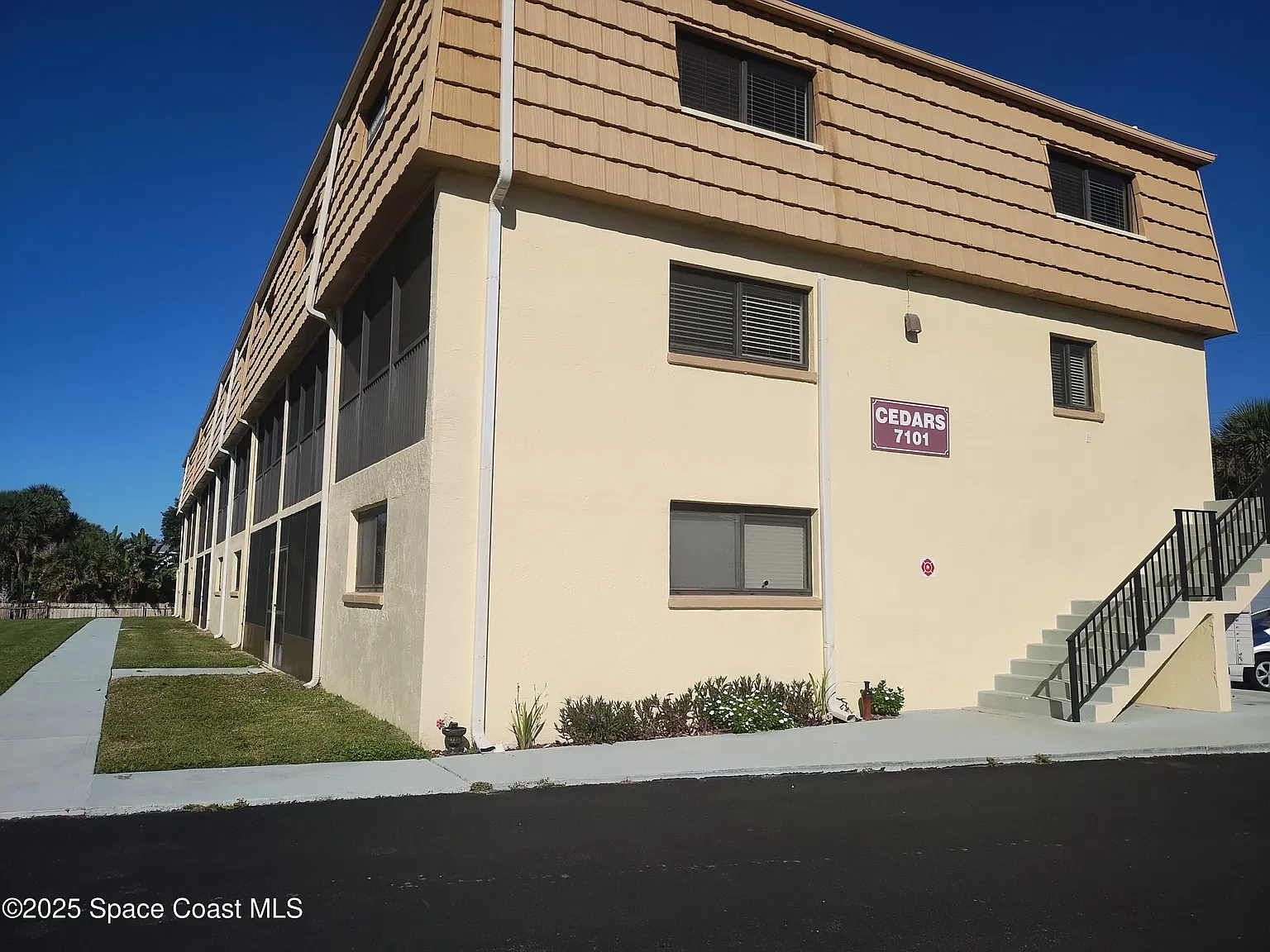 2 bed, 1.5 bath, 1110 sqft, $1,800 — Photo 1