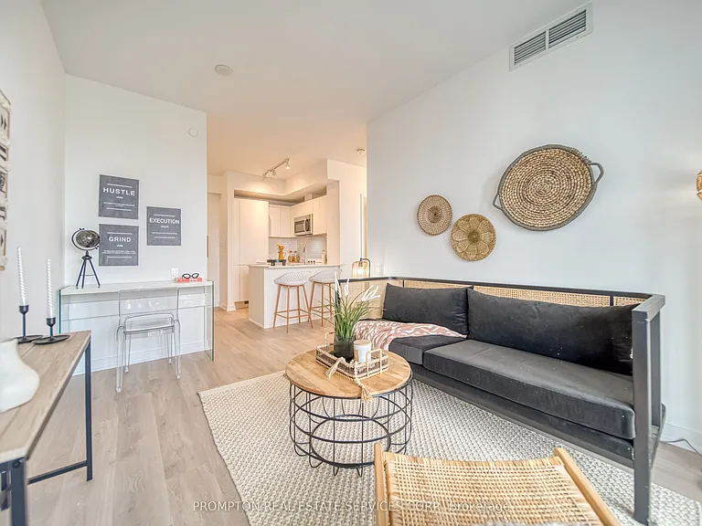 3 Gloucester St #1006 — Photo 6