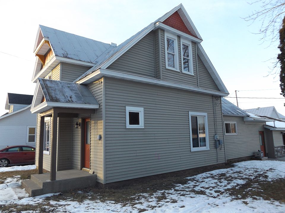 1st image of 314 E Wisconsin St
