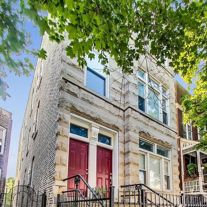 1st image of 831 N Damen Ave APT 1W