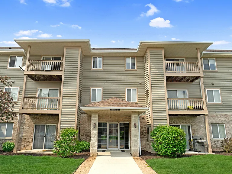 Saddlebrook Resident Building Exterior