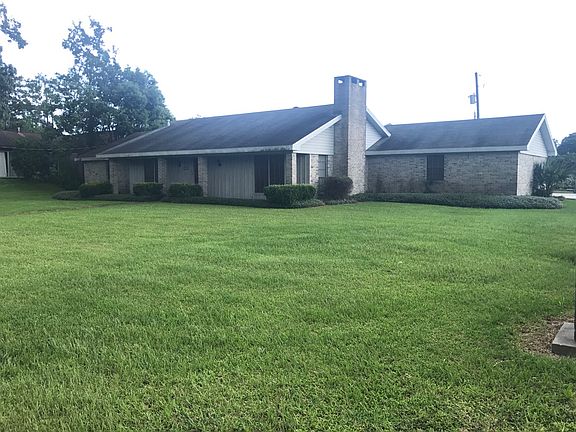3rd image of 1731 Whispering Woods Dr