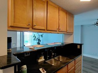 1043 S York Rd APT 610, Bensenville, IL 60106