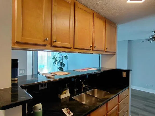1043 S York Rd APT 610, Bensenville, IL 60106