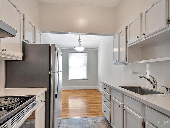 3rd image of 2201 Pacific Ave APT 304