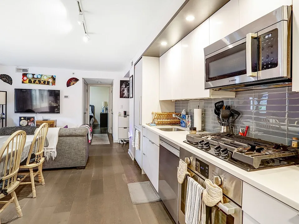 129 W St NW #104